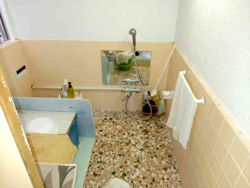 施工前の浴室①